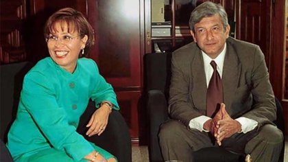 Robles estuvo involucrado en la filtración de videos en los que un empresario daba sobornos a funcionarios de la capital cuando López Obrador era alcalde del entonces Distrito Federal (2000-2004).  (Foto: Especial)