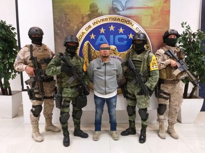 El secretario de Seguridad Ciudadana, Alfonso Durazo Montaño, informó que el objetivo del traslado era garantizar la seguridad del capo (Foto: Twitter / Fiscalía General del Estado de Guanajuato)