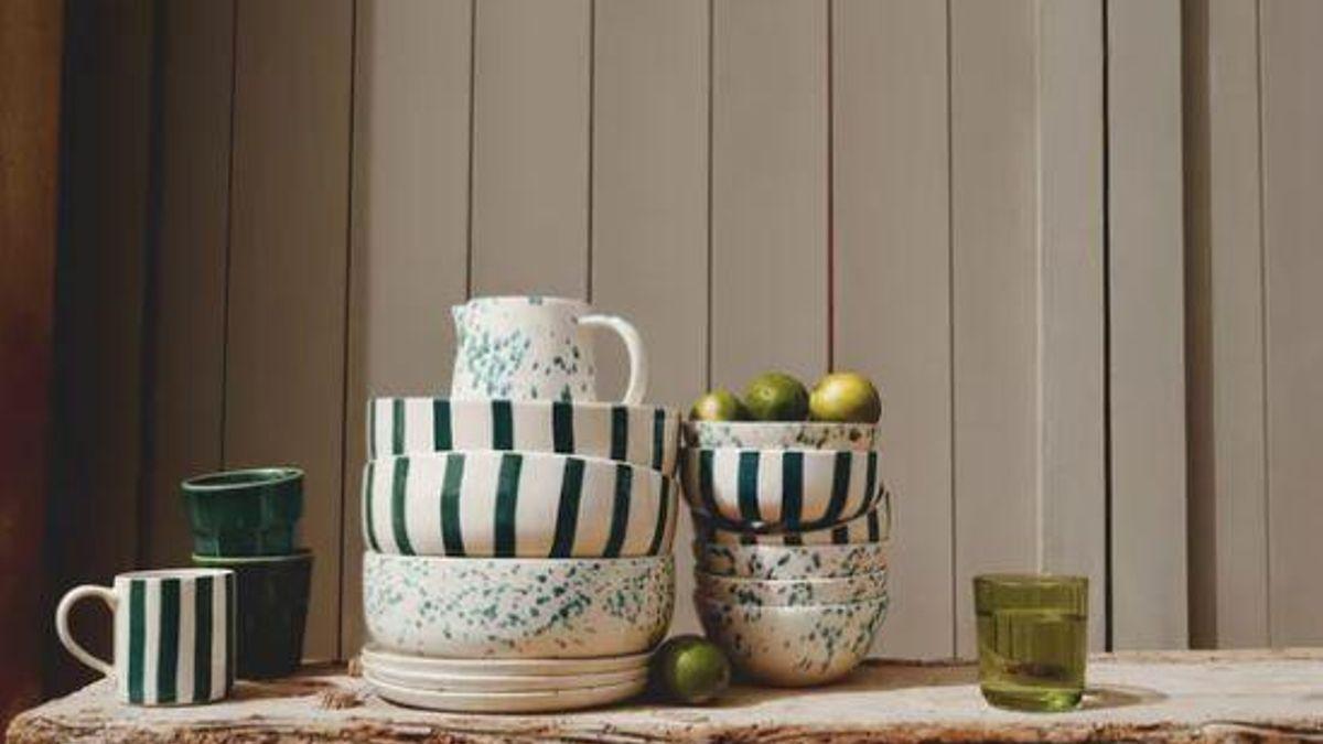Vijila Bangawan Jamba |Flores, tazas, tazas y rocas de piedra: un plato que pued...